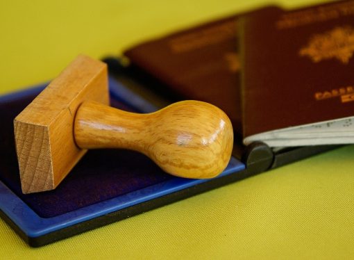 Străini în situații ilegale, depistați de polițiștii de imigrări și returnați din România