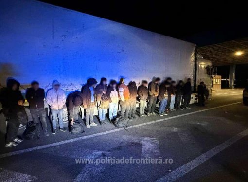 Nădlac: 16 migranți din Irak și Siria, descoperiți ascunși într-un auto-marfar